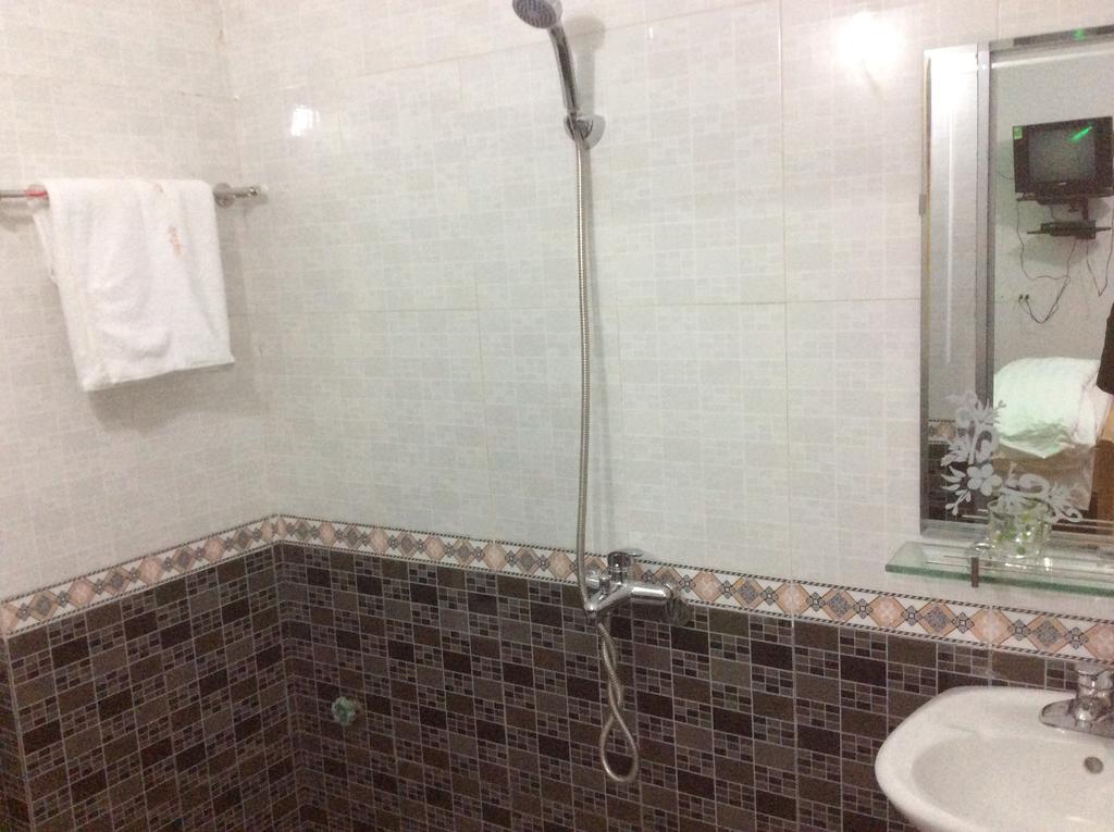 Van Anh Hotel Thạch Lỗi Buitenkant foto