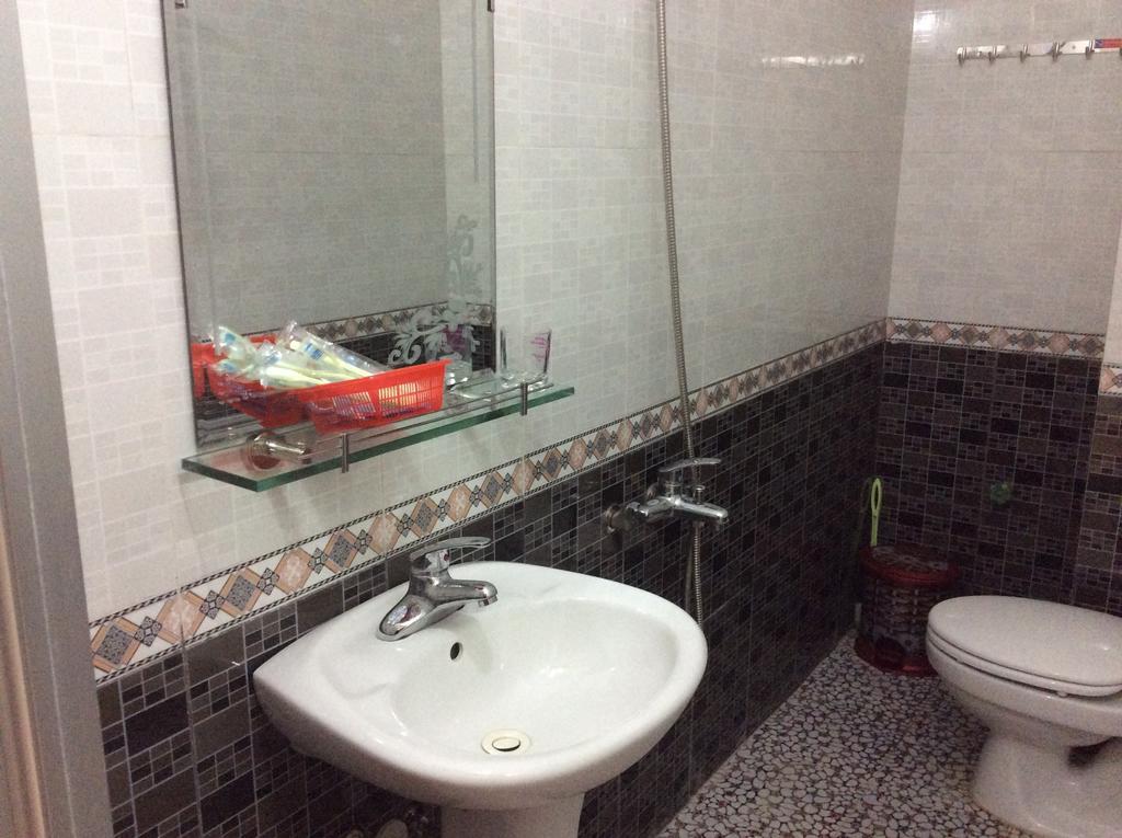 Van Anh Hotel Thạch Lỗi Buitenkant foto